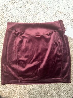 Lululemon- scuba high rise mini skirt